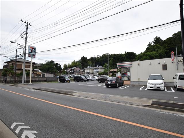 コンビニ　セブンイレブン（コンビニ）まで640m