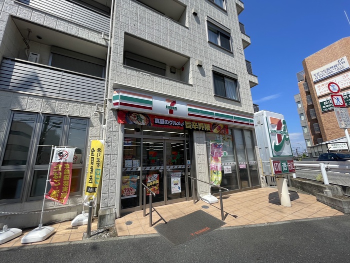 コンビニ　セブンイレブン長津田駅南口店（コンビニ）まで563m