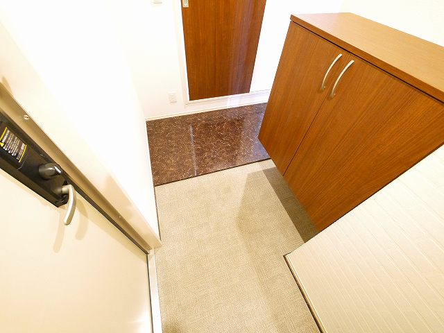 玄関　シンプルで使いやすい玄関です