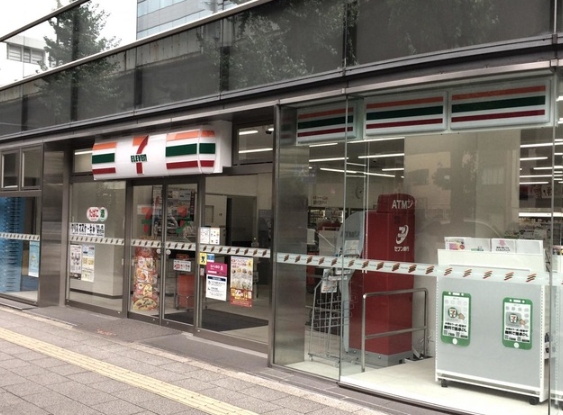 コンビニ　セブンイレブン千代田岩本町3丁目店（コンビニ）まで257m