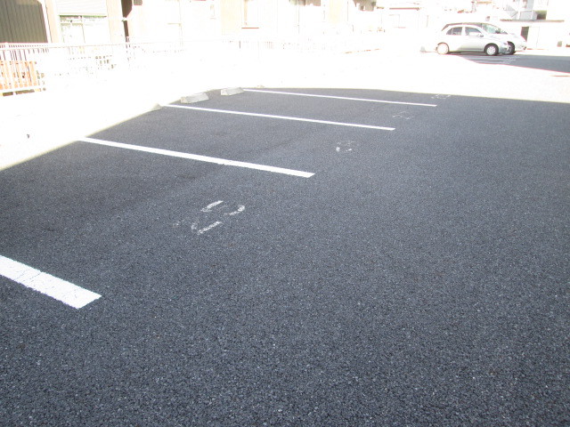 駐車場　駐車場も広々♪※要空き確認