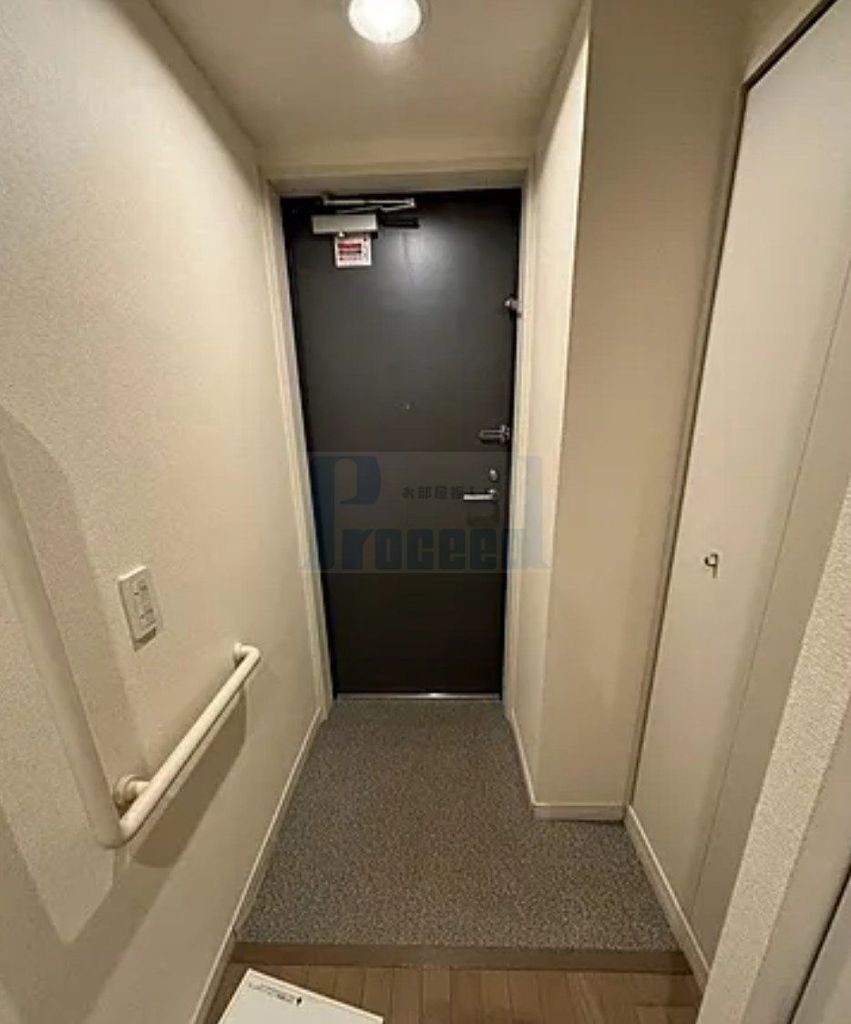 玄関　※別部屋参考写真
