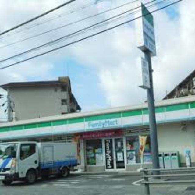 コンビニ　ファミリーマート石田森東店（コンビニ）まで452m