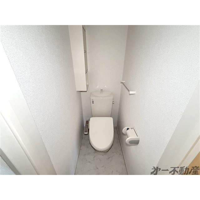トイレ　温水洗浄暖房便座