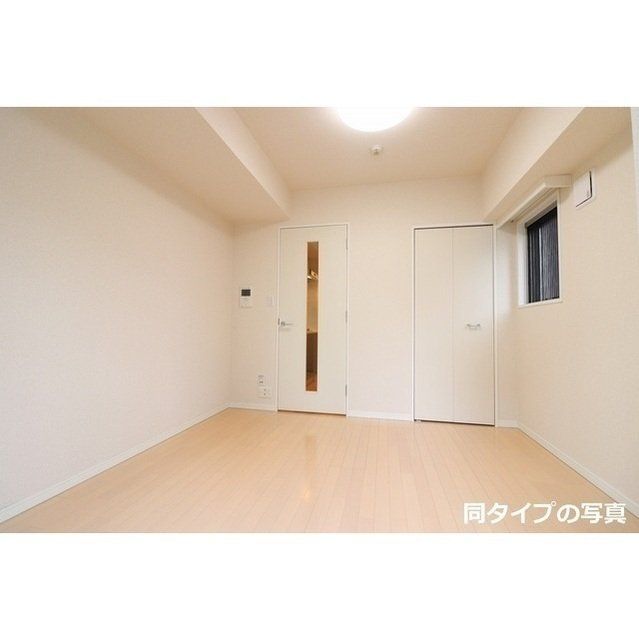 居室・リビング　※同タイプの別のお部屋です。