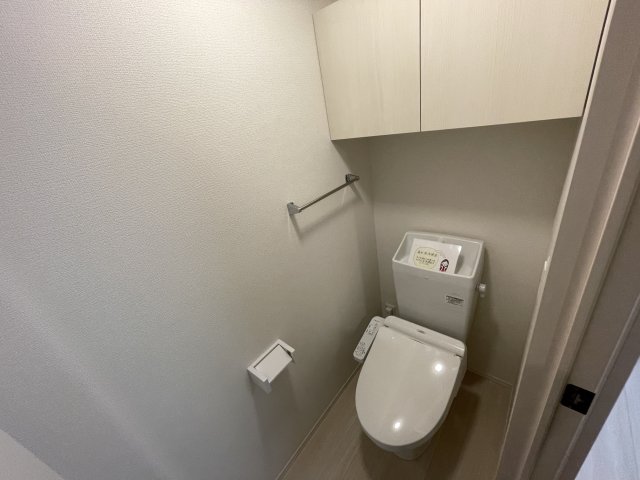 トイレ　温水洗浄便座