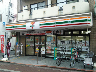 コンビニ　セブンイレブン（コンビニ）まで442m