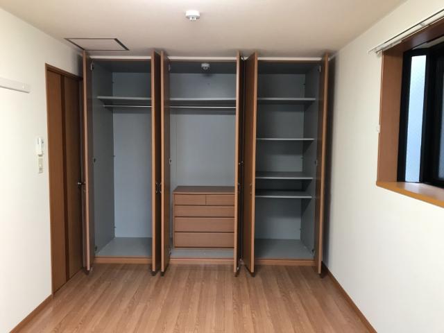 収納　クローゼット