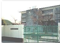 中学校　門真市立第五中学校（中学校）まで1403m