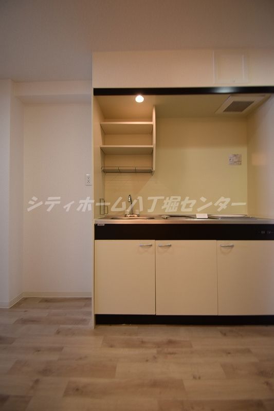 キッチン　ＩＨクッキングヒーターを採用しています。
