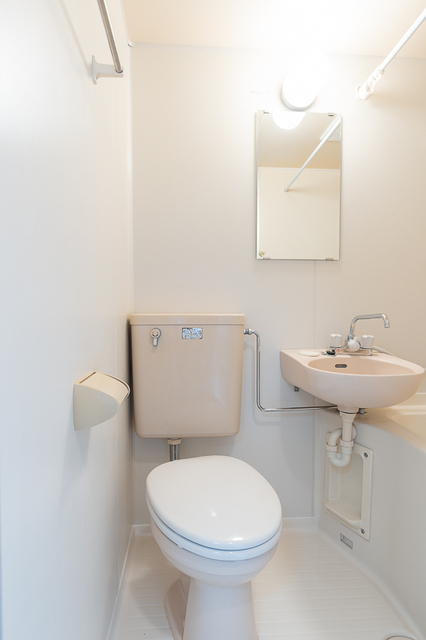 トイレ　※写真は同タイプ住戸です。