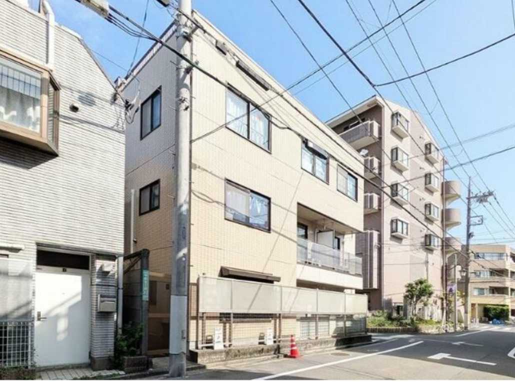 建物外観　※現在リノベーション工事中のため室内写真はありません