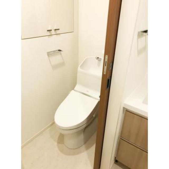 トイレ　※写真は同タイプ住戸です。