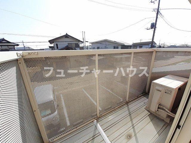 バルコニー　外からの目が気にならないバルコニーで洗濯物が干せます