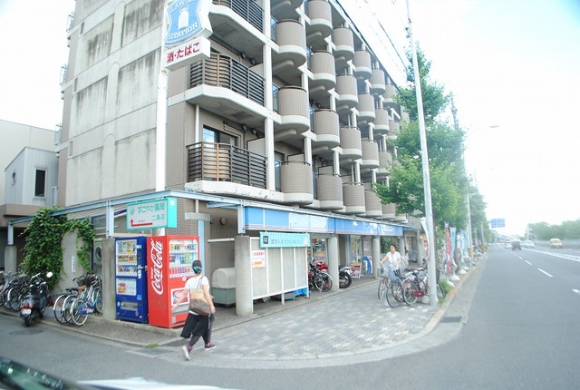 コンビニ　ローソン川端二条店（コンビニ）まで460m