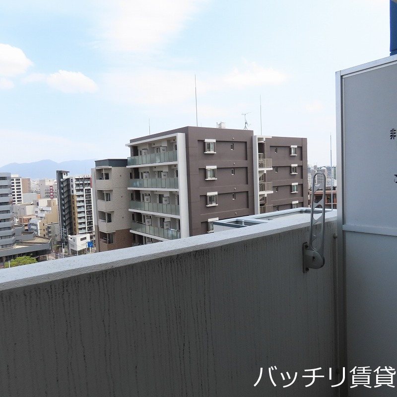 バルコニー　画像は別号室の為、現状優先になります。