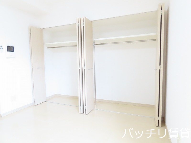 収納　画像は別号室の為、現状優先になります。