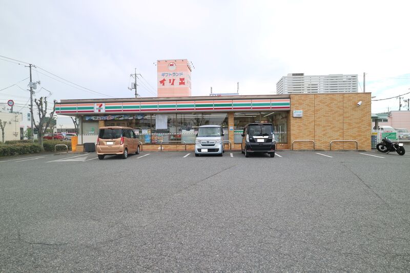 コンビニ　セブンイレブン　総社中央5丁目店（コンビニ）まで262m