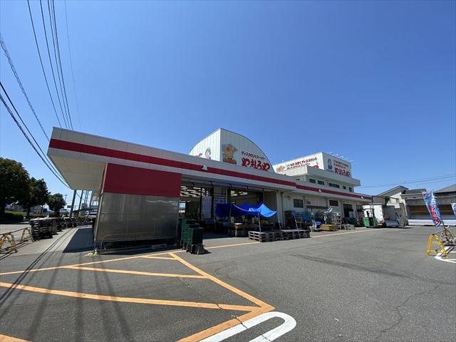 スーパー　やましろや韮塚店（スーパー）まで833m