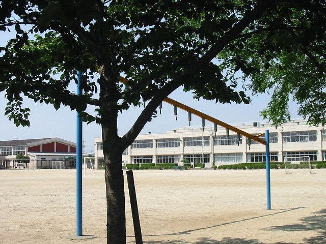 小学校　伊勢崎市立広瀬小学校（小学校）まで996m