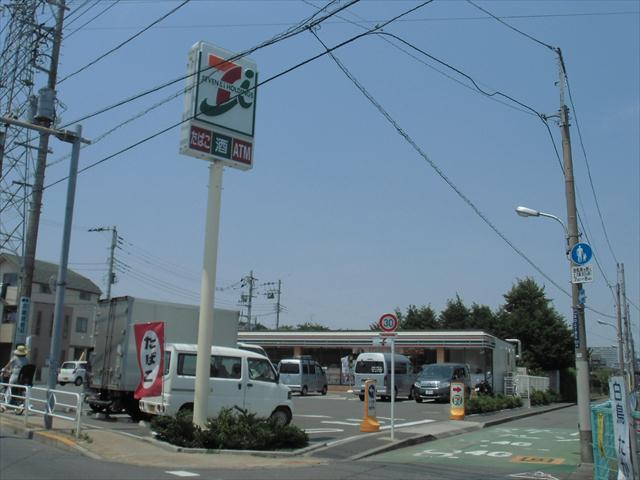 コンビニ　セブンイレブン（コンビニ）まで632m