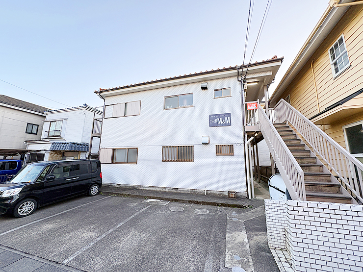 建物外観　◇２階建ての共同住宅です！