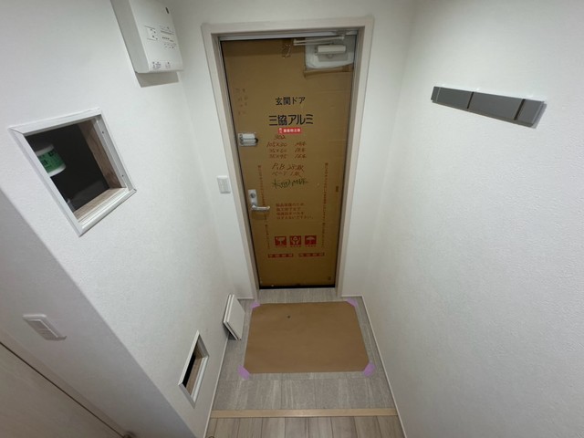 近鉄南大阪線 針中野駅 徒歩8分 3階建 築1年の玄関写真