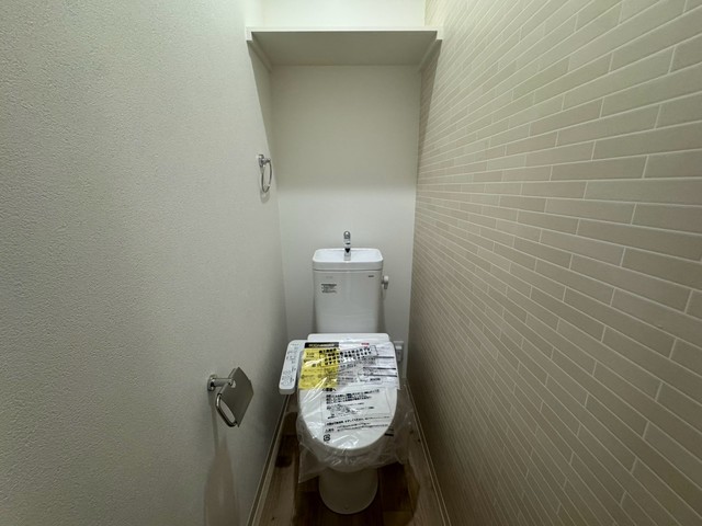 近鉄南大阪線 針中野駅 徒歩8分 3階建 築1年のトイレ写真