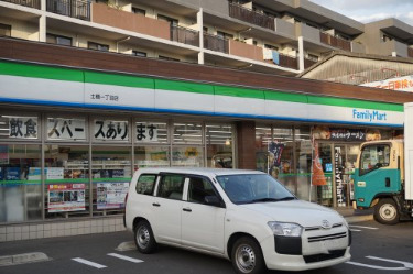 コンビニ　ファミリーマート 土橋一丁目店（コンビニ）まで60m
