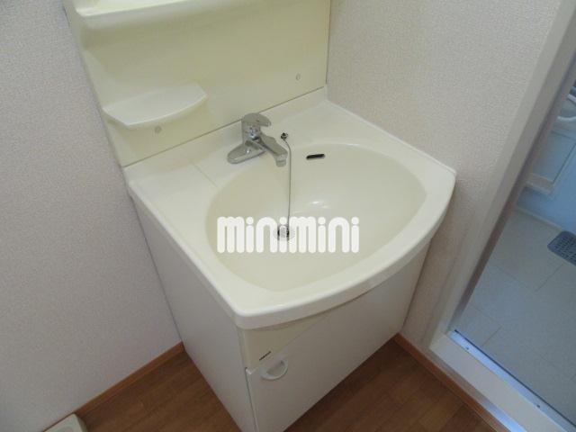 洗面設備　独立洗面化粧台です。