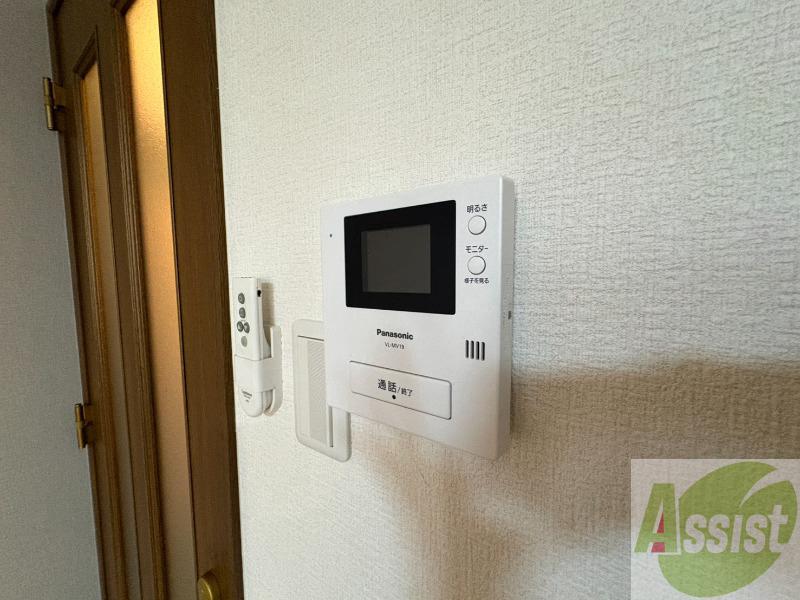 セキュリティ　ＴＶモニター付インターホンです。来客者の顔が見えるので安心！