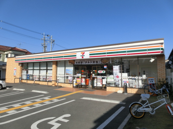 コンビニ　セブンイレブン（コンビニ）まで310m