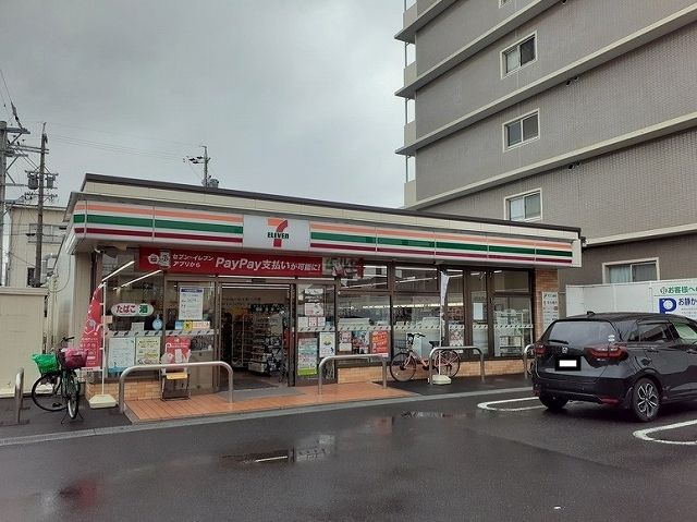 コンビニ　セブンイレブン白子駅前店（コンビニ）まで800m
