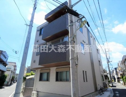 建物外観　2023年6月築　鉄骨造地上3階建て総戸数7戸 東京都大田区