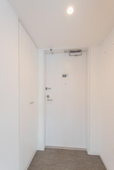 玄関　※別部屋の参考写真です。