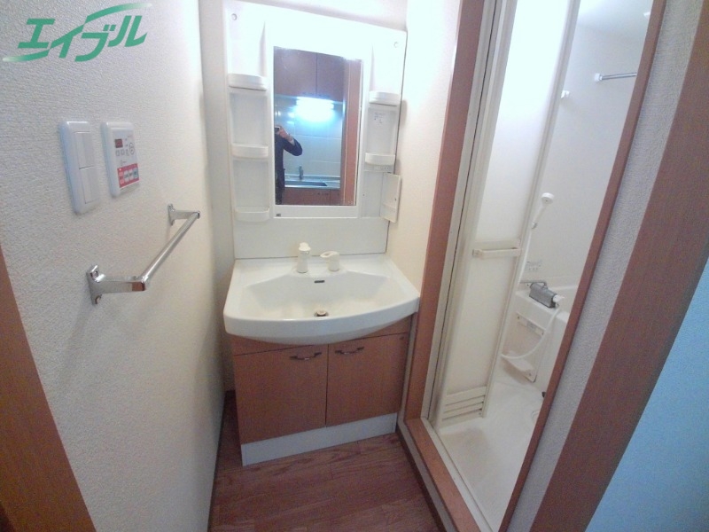 洗面設備　別部屋参考写真です