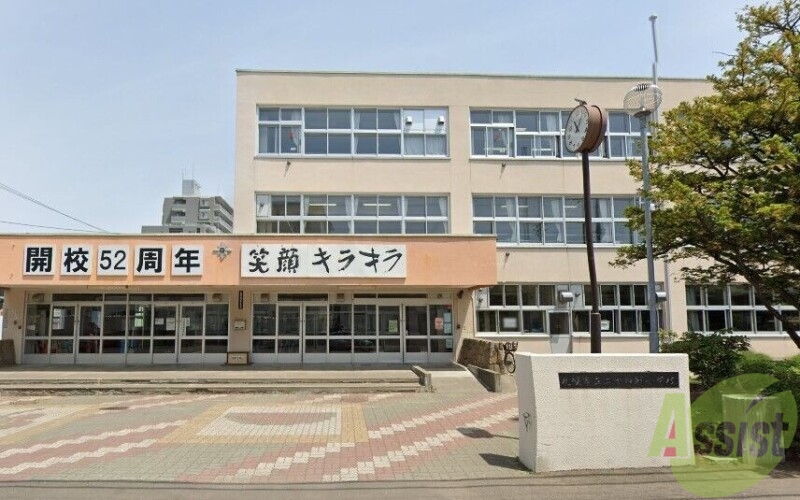 小学校　札幌市立二十四軒小学校（小学校）まで755m