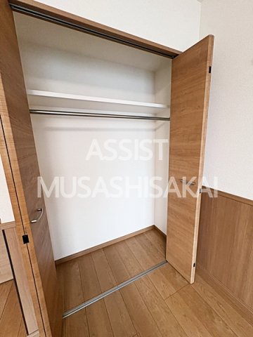 収納　写真：設備同仕様の別物件です