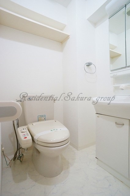 トイレ　落ち着いた色調のトイレです♪