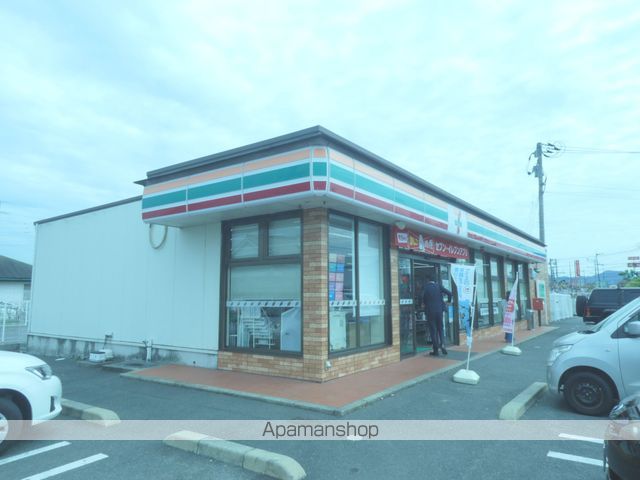 コンビニ　セブンイレブン（コンビニ）まで1558m