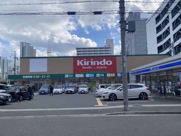 コンビニ　ローソン神戸吾妻通三丁目店（コンビニ）まで299m