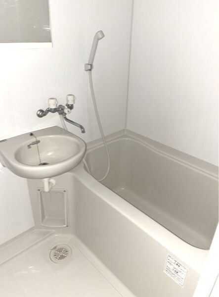 バス・シャワールーム　図面と現状に相違がある場合には現状を優先