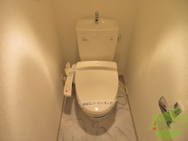 トイレ　人気のウォシュレットつきのトイレです。嬉しいですね。