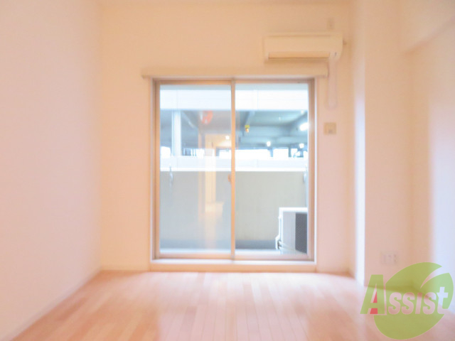 居室・リビング　ゆったりした７．６帖の洋室で快適に生活しましょう。