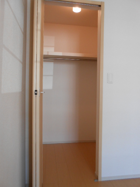 収納　寝室内収納（ウォークインクローゼット）完備