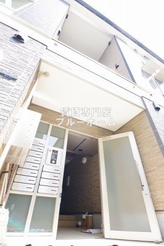 建物外観　木造3階建ての綺麗な物件！