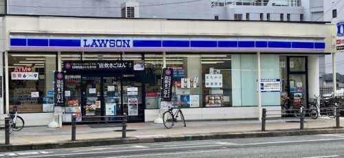 コンビニ　ローソン 諸口三丁目店（コンビニ）まで161m