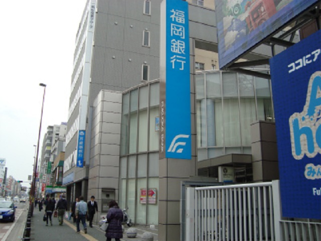 銀行　福岡銀行渡辺通支店（銀行）まで392m