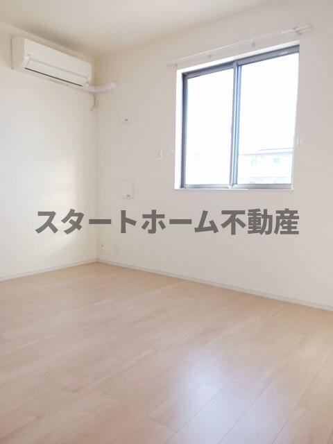 その他部屋・スペース　使い勝手のいい寝室です