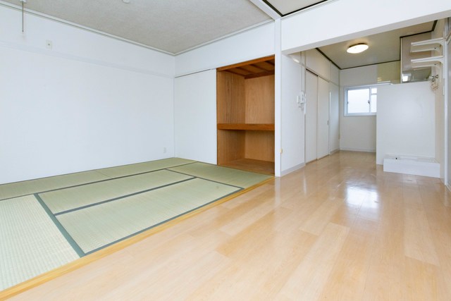 UR富田の居間写真